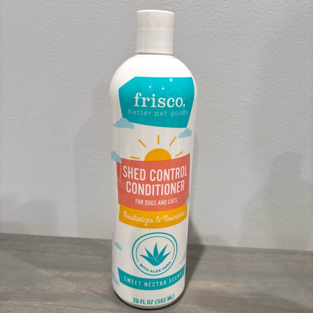 Frisco Dog & Cat Pet Shed Control Shampoo W/ Aloe Vera Sweet Nectar Scent 20 Oz